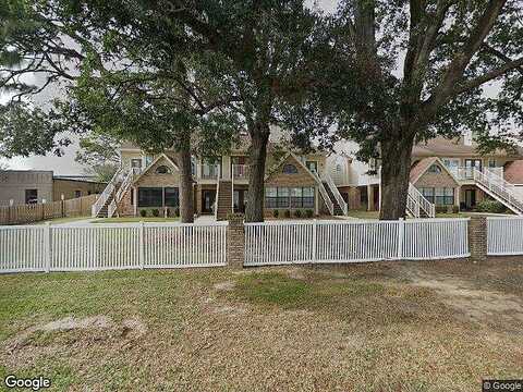 Grande Drive, Pensacola, FL 32504