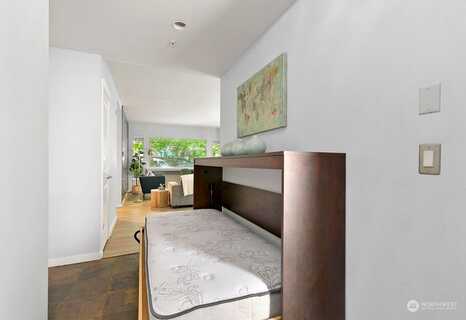 W Comstock Street, Seattle, WA 98119