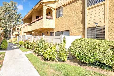 Mandan Street, Canyon Country, CA 91351