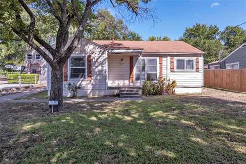 Long Avenue, River Oaks, TX 76114
