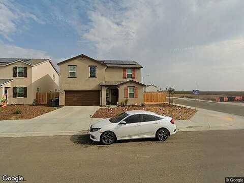Maricopa St, Tulare, CA 93274