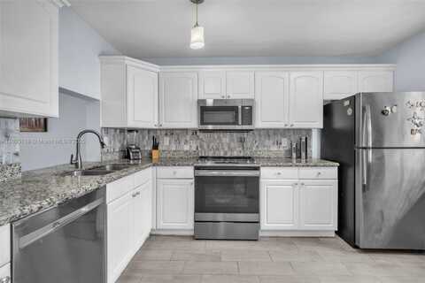 N Carambola Cir N, Coconut Creek, FL 33066