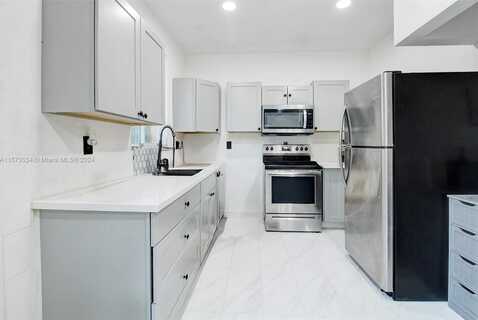 Se 24Th Ct, Homestead, FL 33035