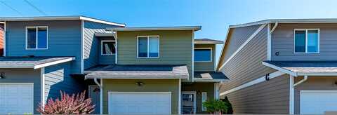 Ne Kettle Street, Oak Harbor, WA 98277