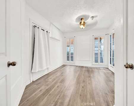 Cahuenga, LOS ANGELES, CA 90068