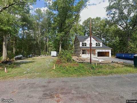 Mattox Avenue, Colonial Beach, VA 22443