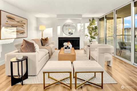 Ne 1St Street, Bellevue, WA 98004