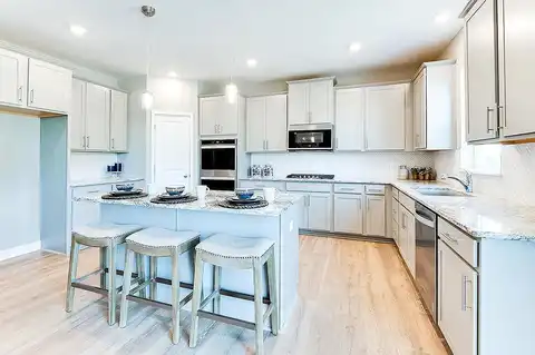 Brumby Trail, Woodbury, MN 55129