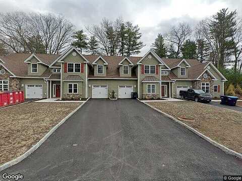 Macintosh Way, Matamoras, PA 18336