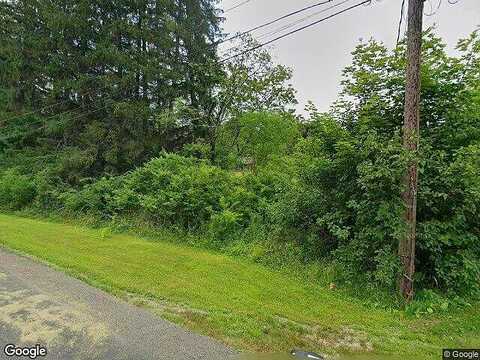 S Humberson Dr, Somerset, PA 15501