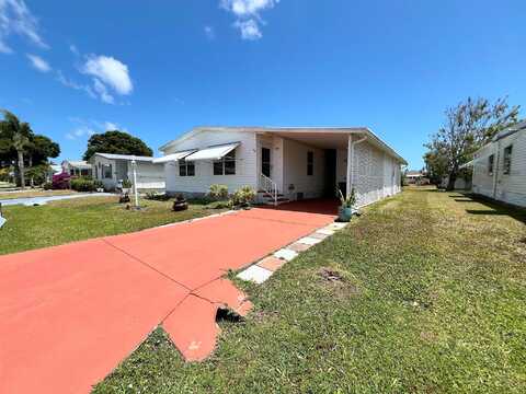 Niantic Avenue, Micco, FL 32976