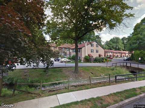 Park Vallei Lane, Brookhaven, PA 19015