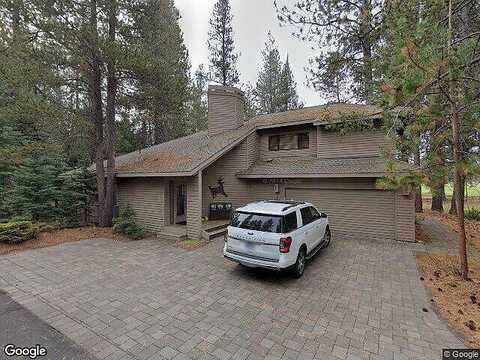 Pole House Lane, Sunriver, OR 97707