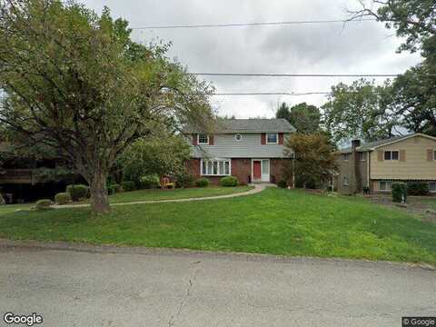 Benden Cir, Murrysville, PA 15668
