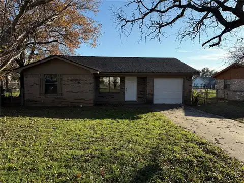 W 3Rd Street, Weatherford, TX 76086