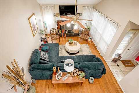 Hollowgreen Drive, Houston, TX 77082
