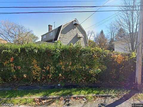 Knoll St, Aliquippa, PA 15001