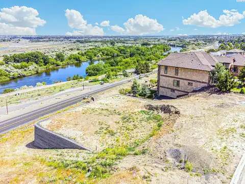 Allenwhite, RICHLAND, WA 99352