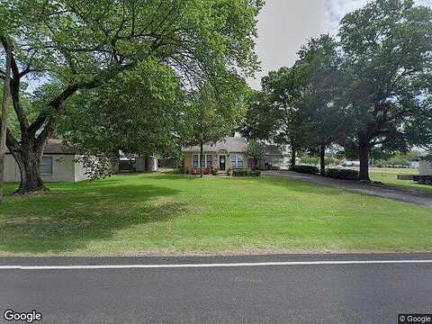 1St, MOUNT PLEASANT, TX 75455