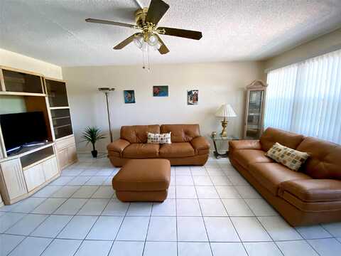 Westbury F, Deerfield Beach, FL 33442