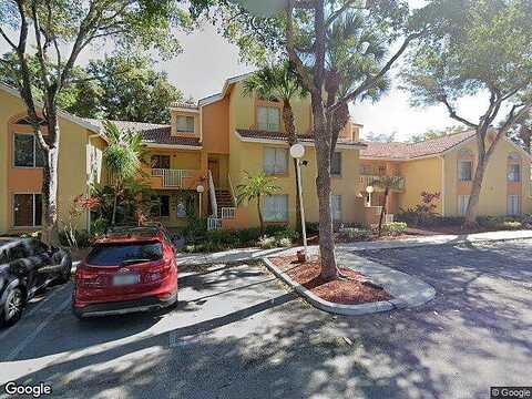 Coral Club Dr, Coral Springs, FL 33071