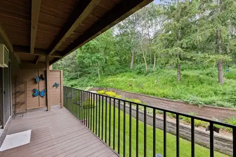 E Burnsville Parkway, Burnsville, MN 55337
