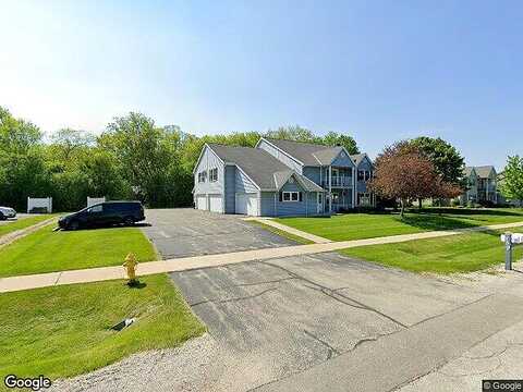 Minz Park Circle, West Bend, WI 53095