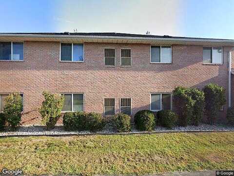 W241N2545 E Parkway Meadow Circle, Pewaukee, WI 53072