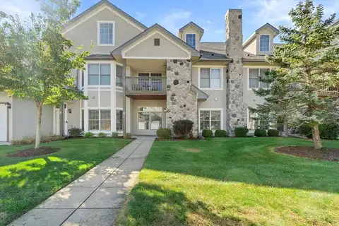 N30W23051 Pineview Way, Pewaukee, WI 53072