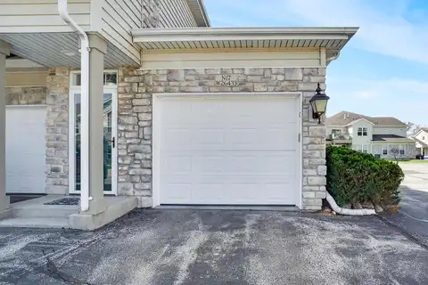 N17W26433 Meadowgrass Circle, Pewaukee, WI 53072
