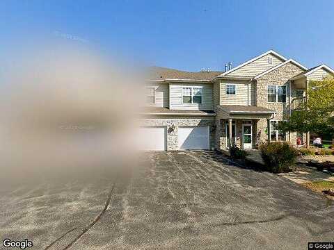 N16W26460 Meadowgrass Circle, Pewaukee, WI 53072