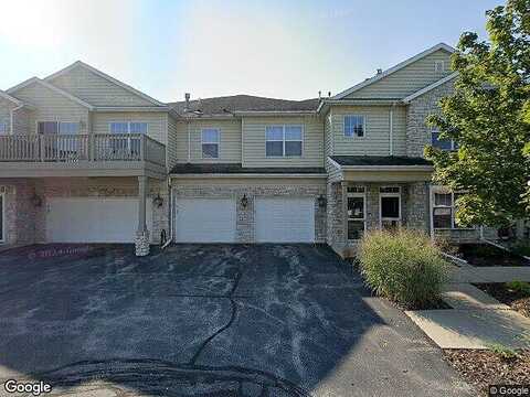 N16W26443 Meadowgrass Circle, Pewaukee, WI 53072