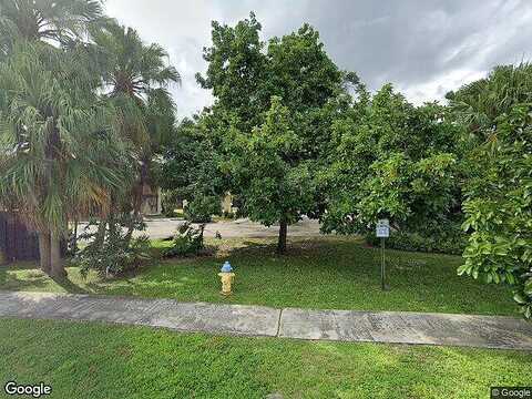 Palm Tree Ln, Pembroke Pines, FL 33024