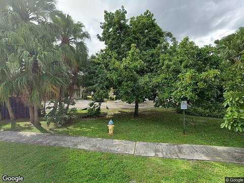 Palm Tree Ln, Pembroke Pines, FL 33024