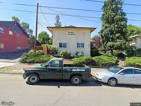 Se Mosher Ave, Roseburg, OR 97470