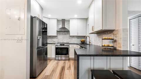 N Carambola Cir N, Coconut Creek, FL 33066