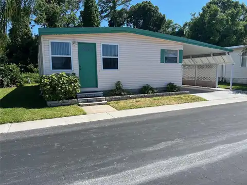Royal Palm Circle, Largo, FL 33778