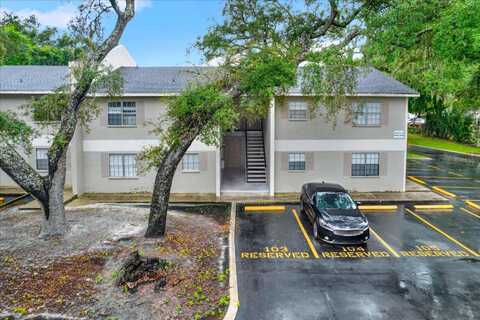 Reuter Strasse Circle, Tampa, FL 33613