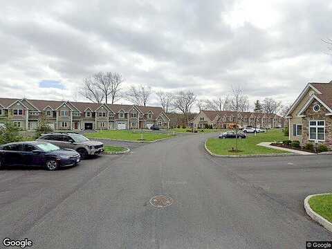 Macintosh Way, Matamoras, PA 18336
