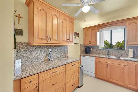 Ashmont Cir, Tamarac, FL 33321
