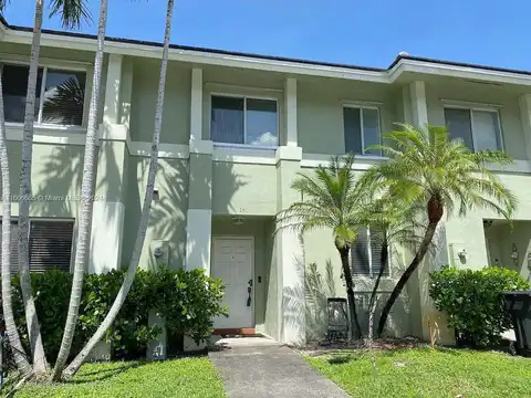 Hidden Ct Rd, Hollywood, FL 33023