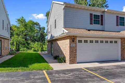 Kettle Moraine Drive, Slinger, WI 53086