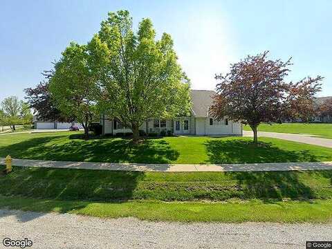 Minz Park Circle, West Bend, WI 53095