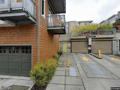 Harbor Square Loop Ne, Bainbridge Island, WA 98110
