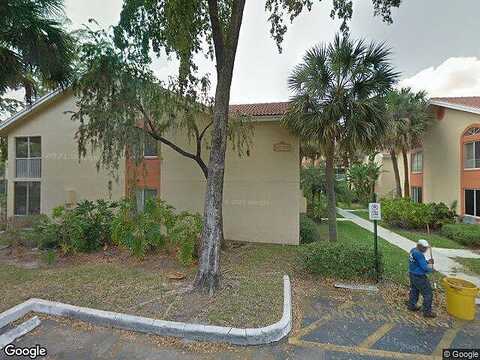 Coral Club Dr, Coral Springs, FL 33071