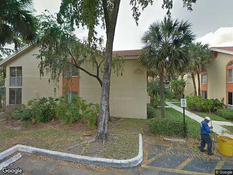 Coral Club Dr, Coral Springs, FL 33071