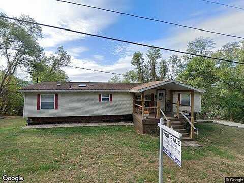 E Cummings Ave, Connellsville, PA 15425