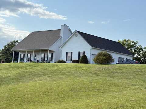 8700 Stagecoach Rd, Athens, OH 45701