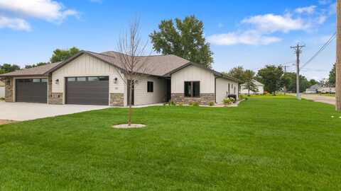 102 E Main Street, Warner, SD 57479