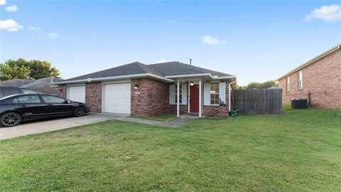 909 S Curtis AVE, Fayetteville, AR 72701